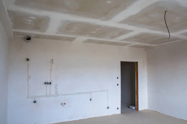Interior apartamento vacío habitación n una nueva renovación del edificio — Foto de Stock