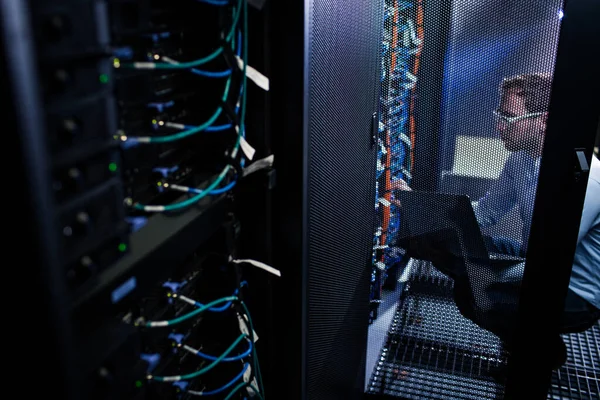 Data Center Employee Running Tests Server Computers Dealing Urgent Issue — Stock Photo, Image