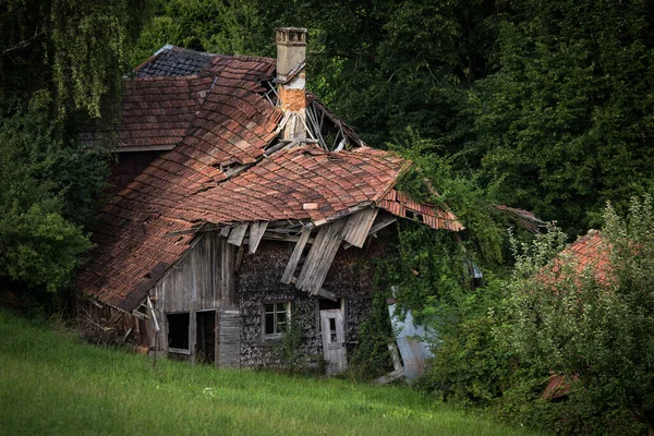 Splendid Villa Lots Potential Realtor Would Say House Falling Apart — Stock Photo, Image