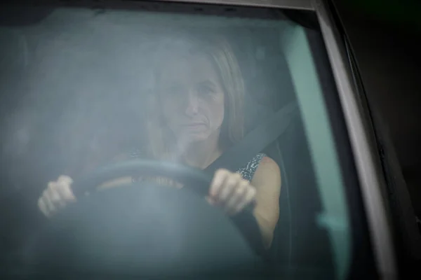 Pretty Midle Aged Woman Steering Wheel Her Car Commuting Work — Stock Photo, Image