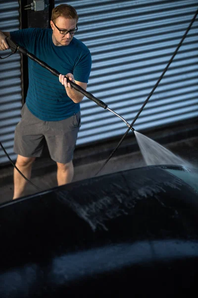 Young Man Washing His Beloved Car Carefully Manual Car Wash — Stock Photo, Image