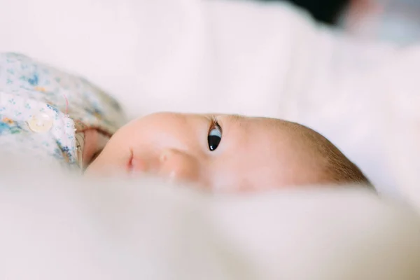 Asian Baby Girl Bed Cute Face — Stock Photo, Image