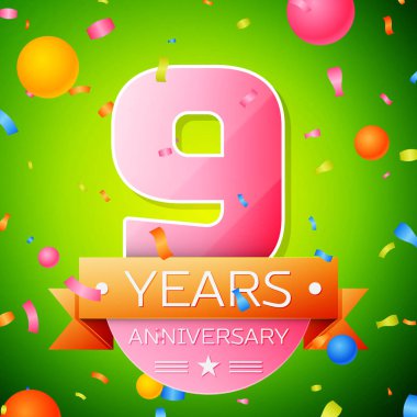 Gerçekçi dokuz yıl yıldönümü kutlama tasarım. Pembe numaraları ve altın şerit, yeşil zemin üzerine konfeti. Doğum günü partin için renkli vektör şablon öğeleri