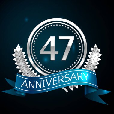 Gerçekçi kırk yedi yıl yıldönümü kutlama tasarımı ile gümüş yüzük ve Laurel Wreath, mavi şerit mavi arka plan üzerinde. Renkli vektör şablon öğeleri Doğum günü kutlamak için parti