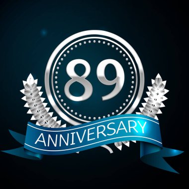 Gerçekçi seksen dokuz yıl yıldönümü kutlama tasarımı ile gümüş yüzük ve Laurel Wreath, mavi şerit mavi arka plan üzerinde. Renkli vektör şablon öğeleri Doğum günü kutlamak için parti