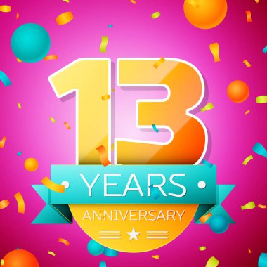 Gerçekçi onüç yıl yıldönümü kutlamaları tasarım afiş. Altın numaraları ve mavi kurdele, balon, konfeti pembe bir arka plan üzerinde. Doğum günü partin için renkli vektör şablon öğeleri