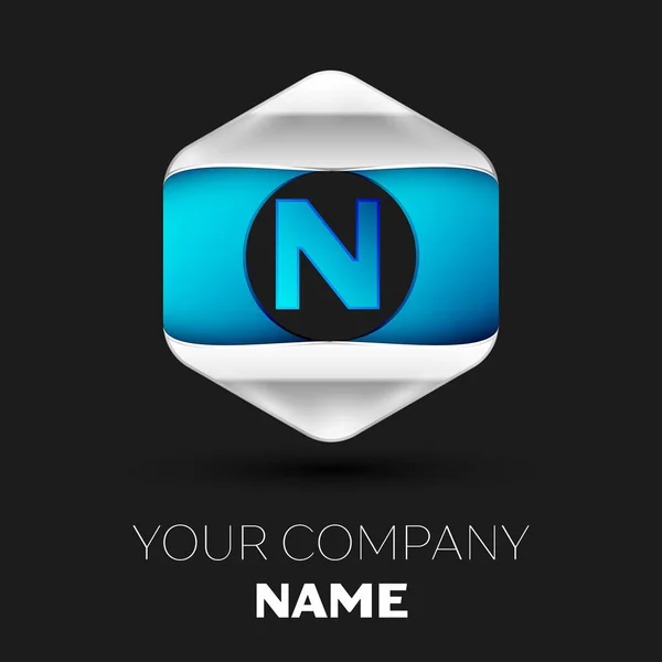 Reális kék betű N logo szimbólum, amely a színes ezüst-kék hatszögletű alakja a fekete háttér. A design vektor sablon — Stock Vector