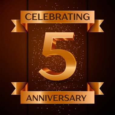 Gerçekçi beş yıl yıldönümü kutlamaları tasarım afiş. Altın sayı, konfeti ve şerit kahverengi zemin üzerinde. Doğum günü partin için renkli vektör şablon öğeleri