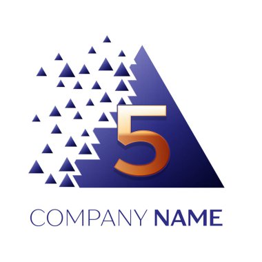 Gerçekçi altın beş numara logo simgesi beyaz arka plan üzerinde paramparça bloklarla mavi renkli piksel üçgen şeklinde. Tasarımınız için vektör şablonu