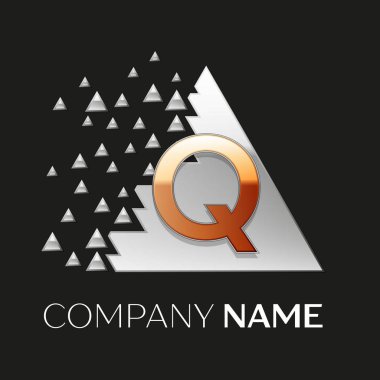 Gerçekçi altın harf Q logo sembol siyah arka plan üzerine parçalanmış bloklarla gümüş renkli piksel üçgen şeklinde. Tasarımınız için vektör şablonu