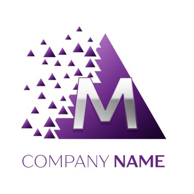 Gerçekçi gümüş harf M logosu simgesi beyaz arka plan üzerinde paramparça bloklarla mor renkli piksel üçgen şeklinde. Tasarımınız için vektör şablonu