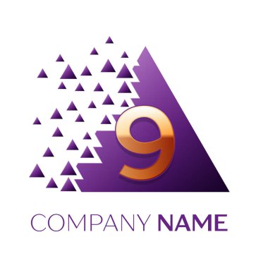 Gerçekçi gümüş Number Nine logo simgesi beyaz arka plan üzerinde paramparça bloklarla mor renkli piksel üçgen şeklinde. Tasarımınız için vektör şablonu