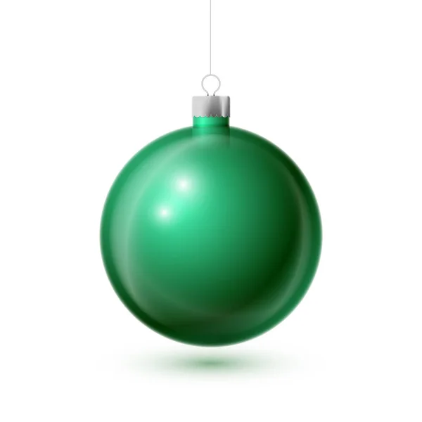 Realistische Groene Kerst bal met zilver lint, geïsoleerd op een witte achtergrond. Merry Christmas wenskaart. Vectorillustratie — Stockvector