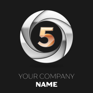 Gerçekçi altın beş numara logo sembol siyah arka plan üzerine gümüş renkli daire şeklinde. Tasarımınız için vektör şablonu