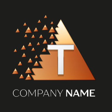 Gerçekçi gümüş mektup T logo sembol siyah arka plan üzerine parçalanmış bloklarla altın renkli piksel üçgen şeklinde. Tasarımınız için vektör şablonu