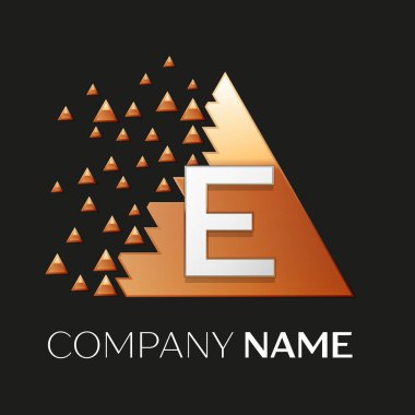 Gerçekçi gümüş harf E logo sembol siyah arka plan üzerine parçalanmış bloklarla altın renkli piksel üçgen şeklinde. Tasarımınız için vektör şablonu