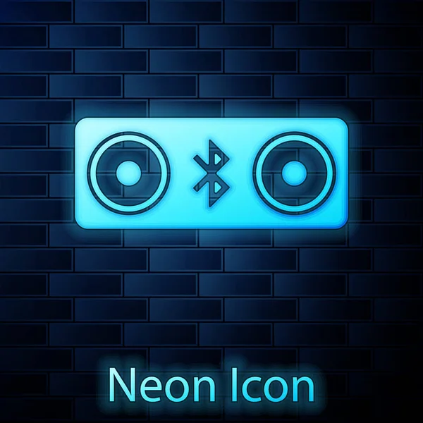 Brilhante ícone alto-falantes Bluetooth néon isolado no fundo da parede de tijolo. Alto-falante estéreo Bluetooth. Ilustração vetorial — Vetor de Stock