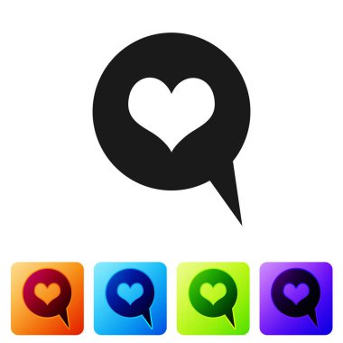 Siyah kalp konuşma kabarcık simgesi beyaz arka planda izole. Mesaj balonu kalp şekli. Aşk tabelası. Sevgililer günü sembolü. Renk kare düğmelerinde simgeyi ayarlayın. Vektör Illustration