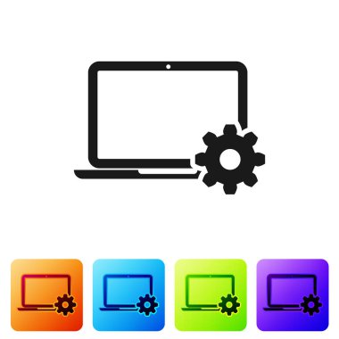 Siyah dizüstü ve beyaz arka planda dişli simgesi. Dizüstü hizmet konsepti. Uygulama ayarlama, seçenekleri ayarlama, bakım, onarım, laptop kavramı sabitleme. Renk kare düğmesindeki simgeyi ayarlayın. Vektör Illustration