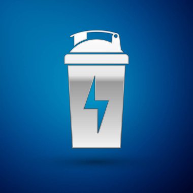 Gümüş Fitness Shaker simgesi mavi arka planda izole. Su ve protein kokteylleri için kapak ile spor Shaker şişesi. Vektör Illustration