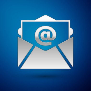 Üzerinde mavi arka plan izole gümüş posta ve e-posta kutsal kişilerin resmi. Zarf simgesi e-posta. E-posta iletisi işareti. Vektör çizim