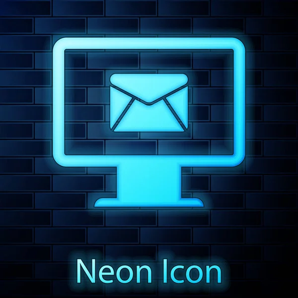 Néon brilhante Monitor de computador e envelope, nova mensagem, correio, ícone de e-mail isolado no fundo da parede de tijolo. Uso para boletins informativos de e-mail, cabeçalhos, posts de blog. Ilustração vetorial — Vetor de Stock