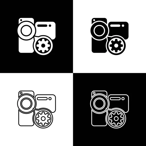 Set Iconos de cámara de vídeo y engranajes aislados sobre fondo blanco y negro. Ajustar la aplicación, concepto de servicio, opciones de configuración, mantenimiento, reparación, fijación. Ilustración vectorial — Vector de stock
