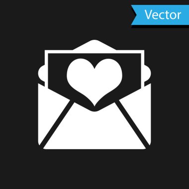 Siyah arka planda Sevgililer Günü kalp ikonu olan beyaz zarf. Aşk ve romantizm mektubu. Vektör İllüstrasyonu