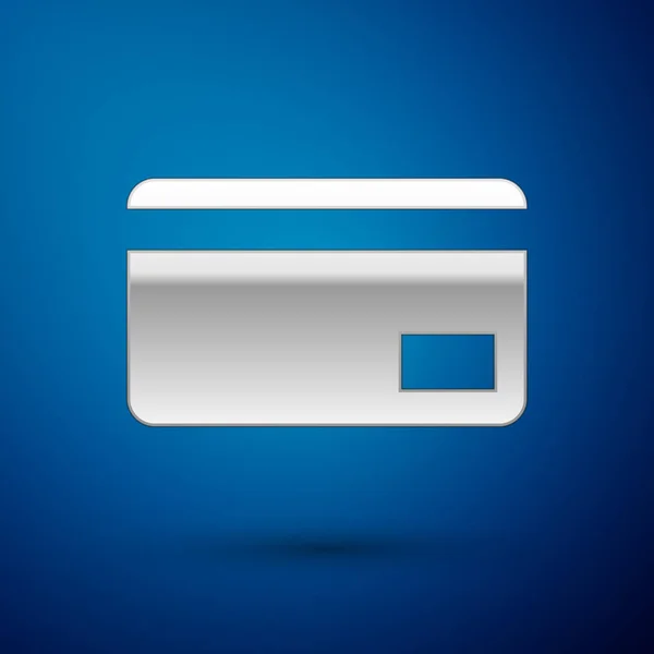 Silver kreditkort ikon isolerad på blå bakgrund. Betalning online. Kontantuttag. Finansiella transaktioner. Köptecken. Vektor Illustration — Stock vektor