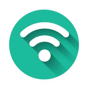Beyaz Wi-Fi kablosuz internet ağı sembolü uzun gölgeli izole edilmiş. Yeşil daire düğmesi. Vektör İllüstrasyonu