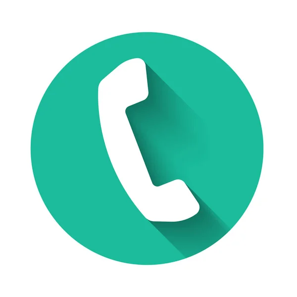 Telefone branco ícone auscultador isolado com sombra longa. Sinal de telefone. Botão de círculo verde. Ilustração vetorial —  Vetores de Stock