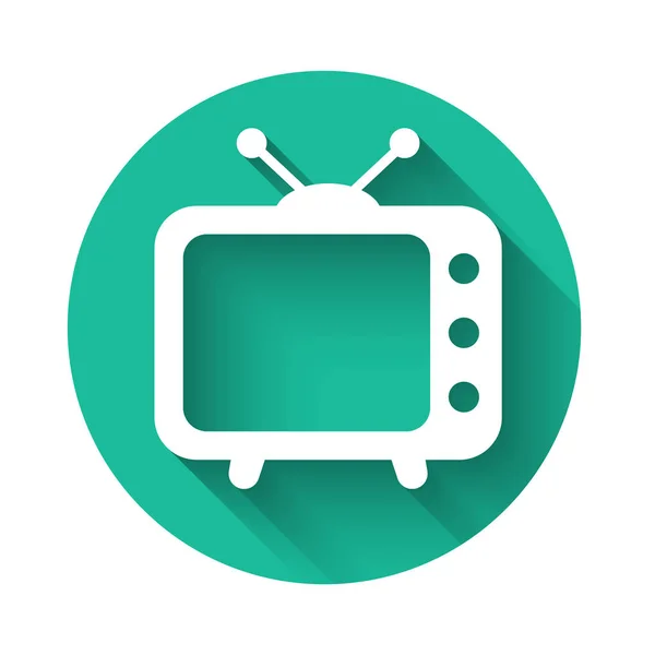 Fehér TV ikon elszigetelt hosszú árnyék. Televíziós jel. Zöld kör gomb. Vektorillusztráció — Stock Vector