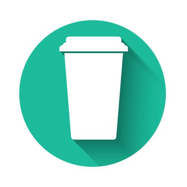 Uzun gölgeli beyaz kahve bardağı ikonu. Tek kullanımlık kahve bardağı ve sıcak kahve. Yeşil daire düğmesi. Vektör İllüstrasyonu