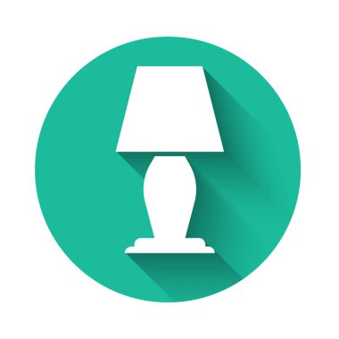 Beyaz masa lambası ikonu uzun gölgeli izole edilmiş. Yeşil daire düğmesi. Vektör İllüstrasyonu