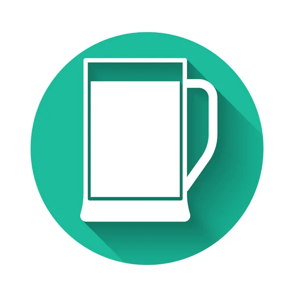 Icono de vaso blanco de cerveza aislado con sombra larga. Botón círculo verde. Ilustración vectorial — Archivo Imágenes Vectoriales