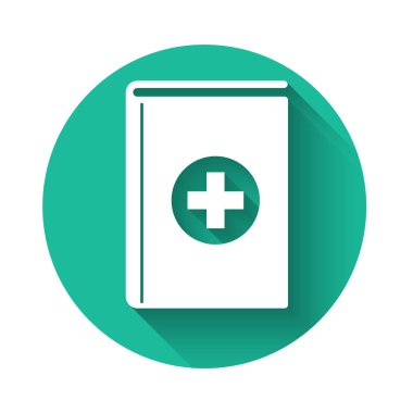 Beyaz tıbbi kitap simgesi uzun gölge ile izole. Yeşil daire düğmesi. Vektör Illustration