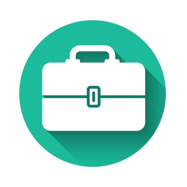 Beyaz Araç Kutusu simgesi uzun gölgeyle izole edildi. Alet kutusu tabelası. Yeşil daire düğmesi. Vektör İllüstrasyonu