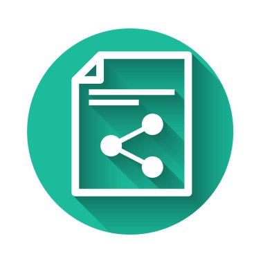 Beyaz Paylaşım dosya simgesi uzun gölgede izole edildi. Dosya paylaşımı. Dosya aktarım işareti. Yeşil daire düğmesi. Vektör İllüstrasyonu