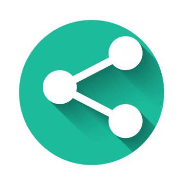 Beyaz Paylaşım simgesi uzun gölgeyle izole edildi. Paylaş, paylaş, iletişim piktogramı, sosyal medya, bağlantı, ağ, dağıtım işareti. Yeşil daire düğmesi. Vektör İllüstrasyonu