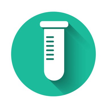 Beyaz test tüpü ya da matara - uzun gölgeli kimyasal laboratuvar ikonu. Laboratuvar, bilimsel cam levha. Yeşil daire düğmesi. Vektör İllüstrasyonu
