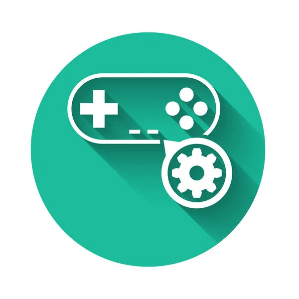 Λευκό Gamepad και εργαλείο εικονίδιο απομονώνονται με μεγάλη σκιά. Ρύθμιση της εφαρμογής, έννοια της υπηρεσίας, επιλογές ρύθμισης, συντήρηση, επισκευή, στερέωση. Πράσινο κουμπί κύκλου. Εικονογράφηση διανύσματος — Διανυσματικό Αρχείο