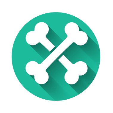 Beyaz Çapraz kemikler simgesi uzun gölge ile izole. Evcil hayvan gıda sembolü. Yeşil daire düğmesi. Vektör İllüstrasyonu