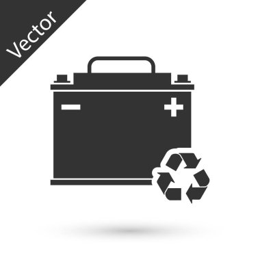 Beyaz arka planda izole edilmiş geri dönüşüm simgesine sahip gri Araba pili. Akümülatör pil enerji gücü ve elektrik akümülatör pil. Vektör İllüstrasyonu