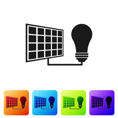 Siyah Güneş enerji paneli ve ampul simgesi beyaz arka plan izole. Simgeyi renk kare düğmelerinde ayarlayın. Vektör İllüstrasyonu