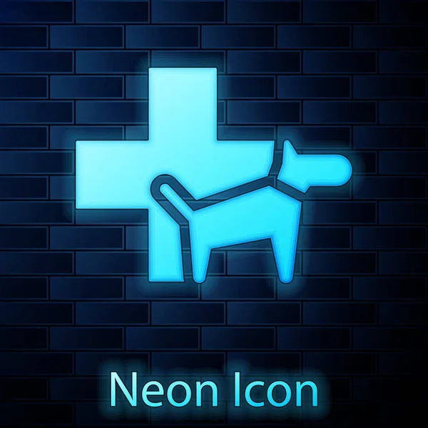 Ícone de símbolo de clínica veterinária neon brilhante isolado no fundo da parede de tijolo. Cruze com cão cuidados veterinários. Sinal de primeiros socorros. Ilustração vetorial — Vetor de Stock