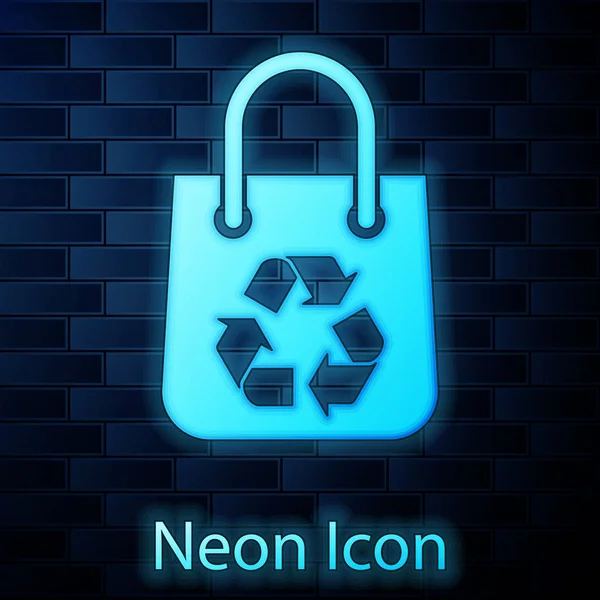 Glödande Neon papper Shoppingbag med återvinna ikonen isolerad på tegelvägg bakgrund. Påse med återvinningssymbol. Vektor illustration — Stock vektor
