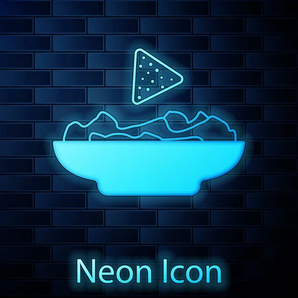 Leuchtende Neon-Nachos in Tellersymbol isoliert auf Backsteinwand Hintergrund. Tortilla Chips oder Nachos Tortillas. traditionelles mexikanisches Fast Food. Vektorillustration — Stockvektor