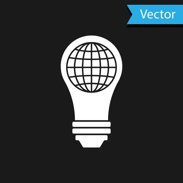 Lâmpada de luz branca com dentro do ícone do globo mundial isolado no fundo preto. Planeta Terra na lâmpada. Conceito de ecologia global. Ilustração vetorial — Vetor de Stock