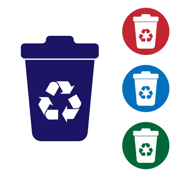 Papelera de reciclaje azul con icono de símbolo de reciclaje aislado sobre fondo blanco. Icono de bote de basura. Cartel de basura. Reciclar signo de cesta. Establecer el icono de color en botones de círculo. Ilustración vectorial — Vector de stock