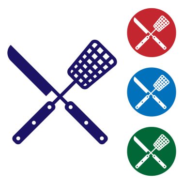 Mavi Çapraz çatal ve bıçak simgesi beyaz arka plan üzerinde izole. Barbekü çatal ve bıçak işareti. Barbekü ve ızgara aletleri. Renk simgesini daire düğmelerinde ayarlayın. Vektör İllüstrasyonu